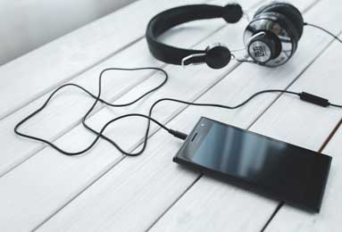 意甲媒体透露：米兰与布鲁日左后卫德屈佩就个人条款达成一致，转会在即