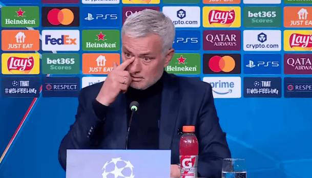 穆里尼奥直言不讳引发争议！本菲卡失利背后真相，球迷怒斥再甩锅